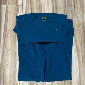 Ave Caribbean blue scrub set